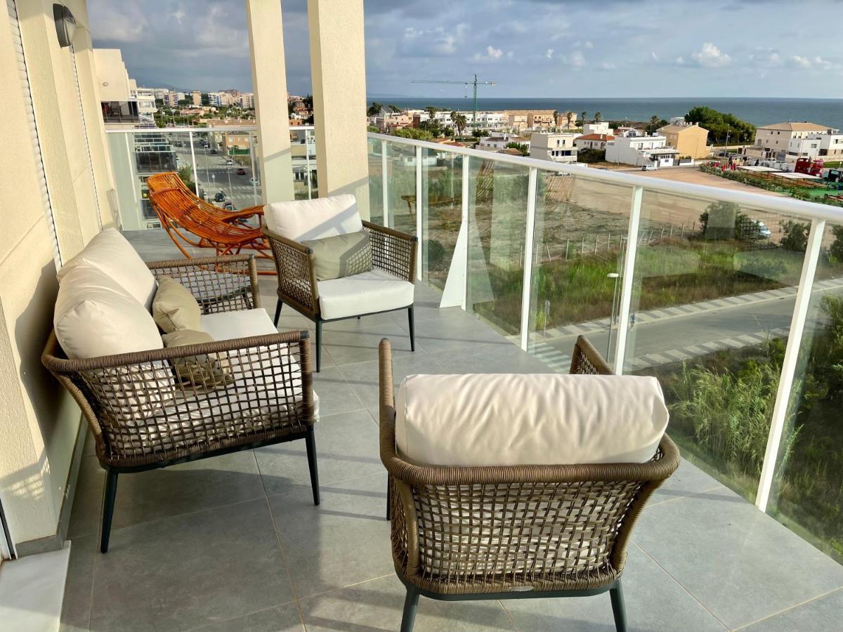 Beautiful Penthouse With Pool And Wonderful Beach View Оліва Екстер'єр фото